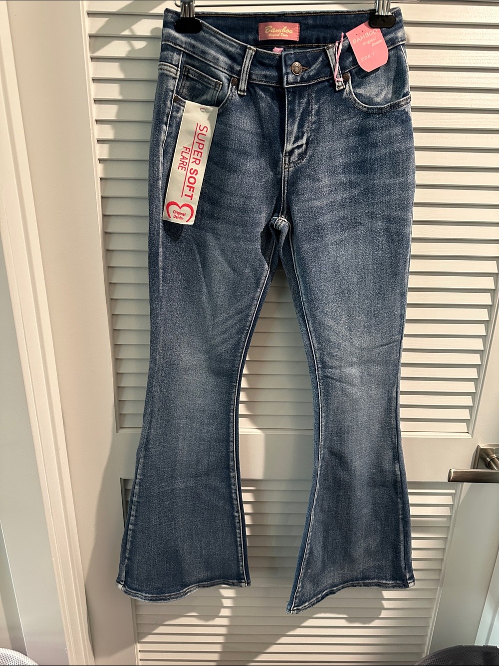 NWT Bamboo Super Soft Flare Five Pocket Jeans. Size 7
